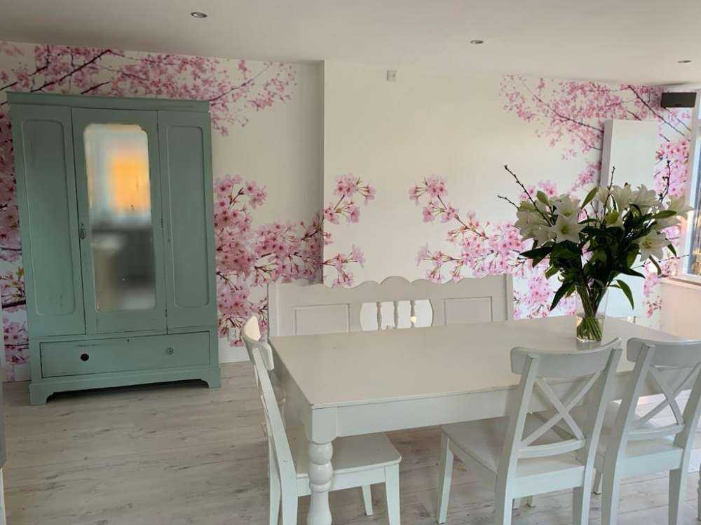 Branches de fleurs roses