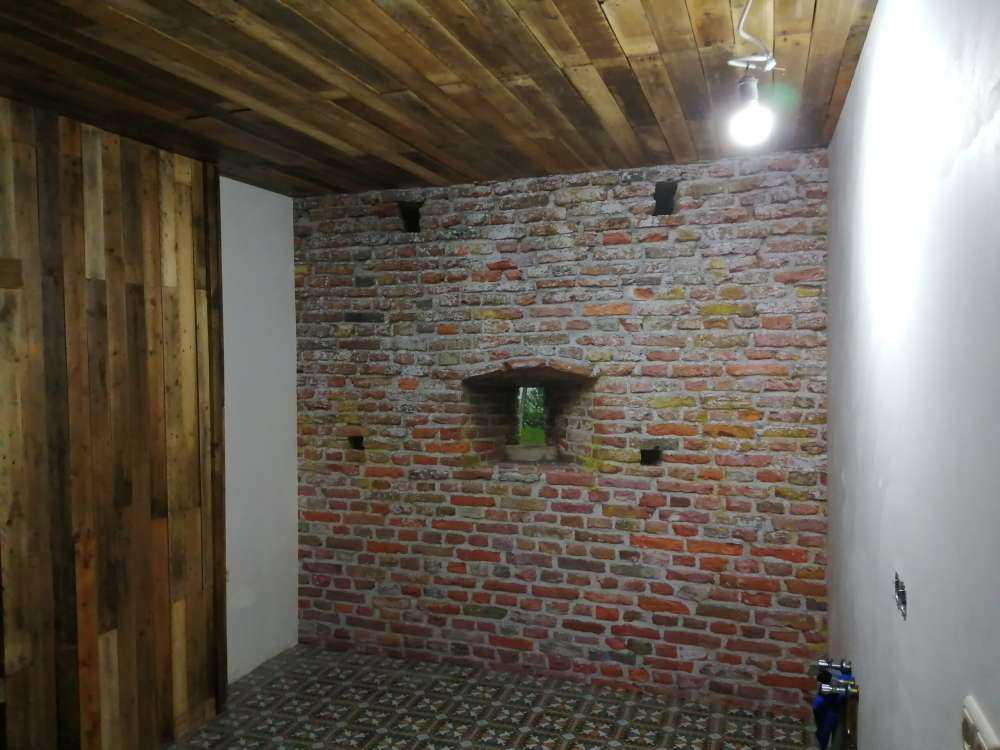 Mur de la ville avec vue à travers