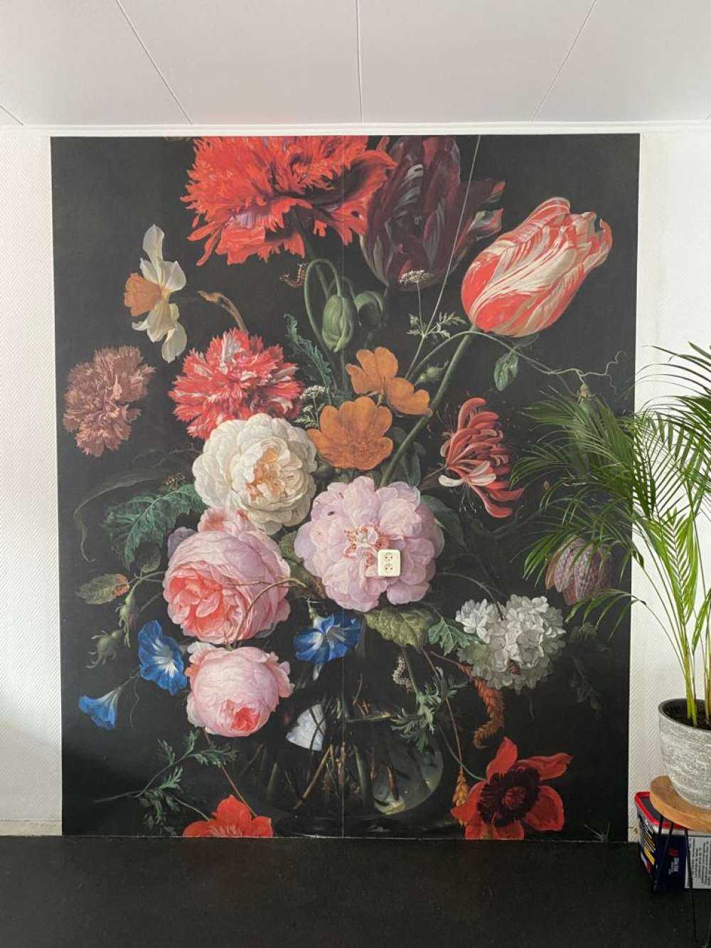 Nature morte aux fleurs dans un vase en verre