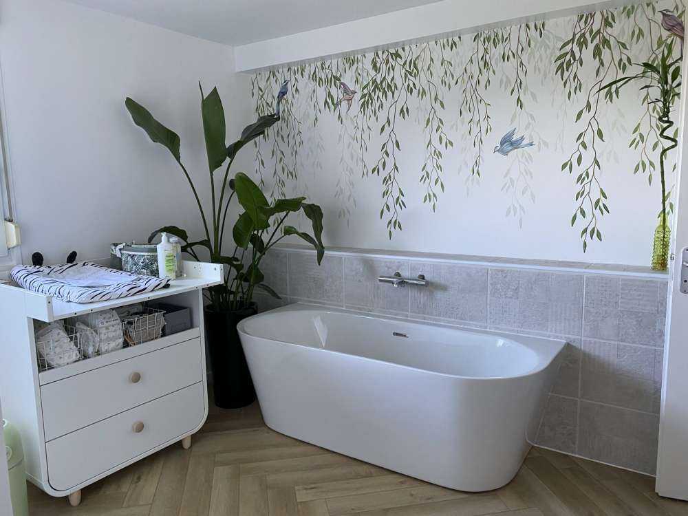 Branches et oiseaux suspendus