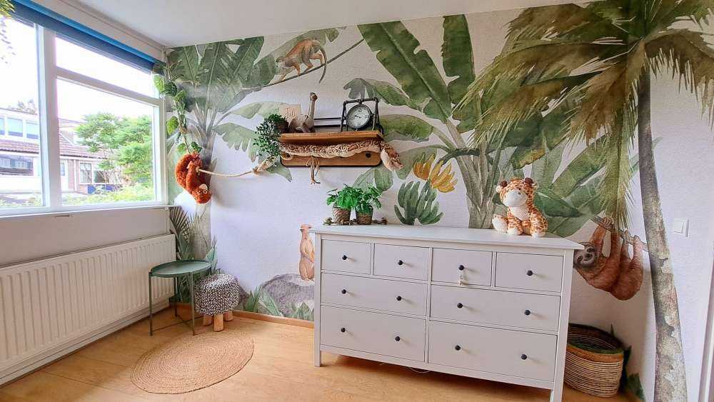 Jungle avec des animaux colorés