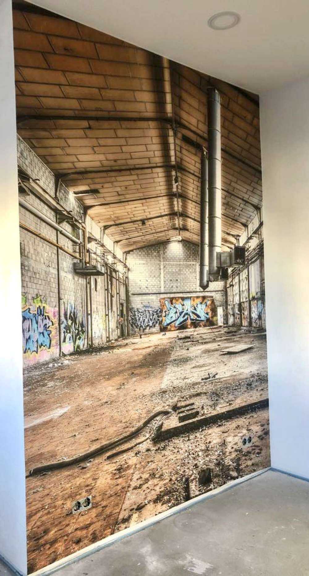 Vieux hall d'usine abandonnée