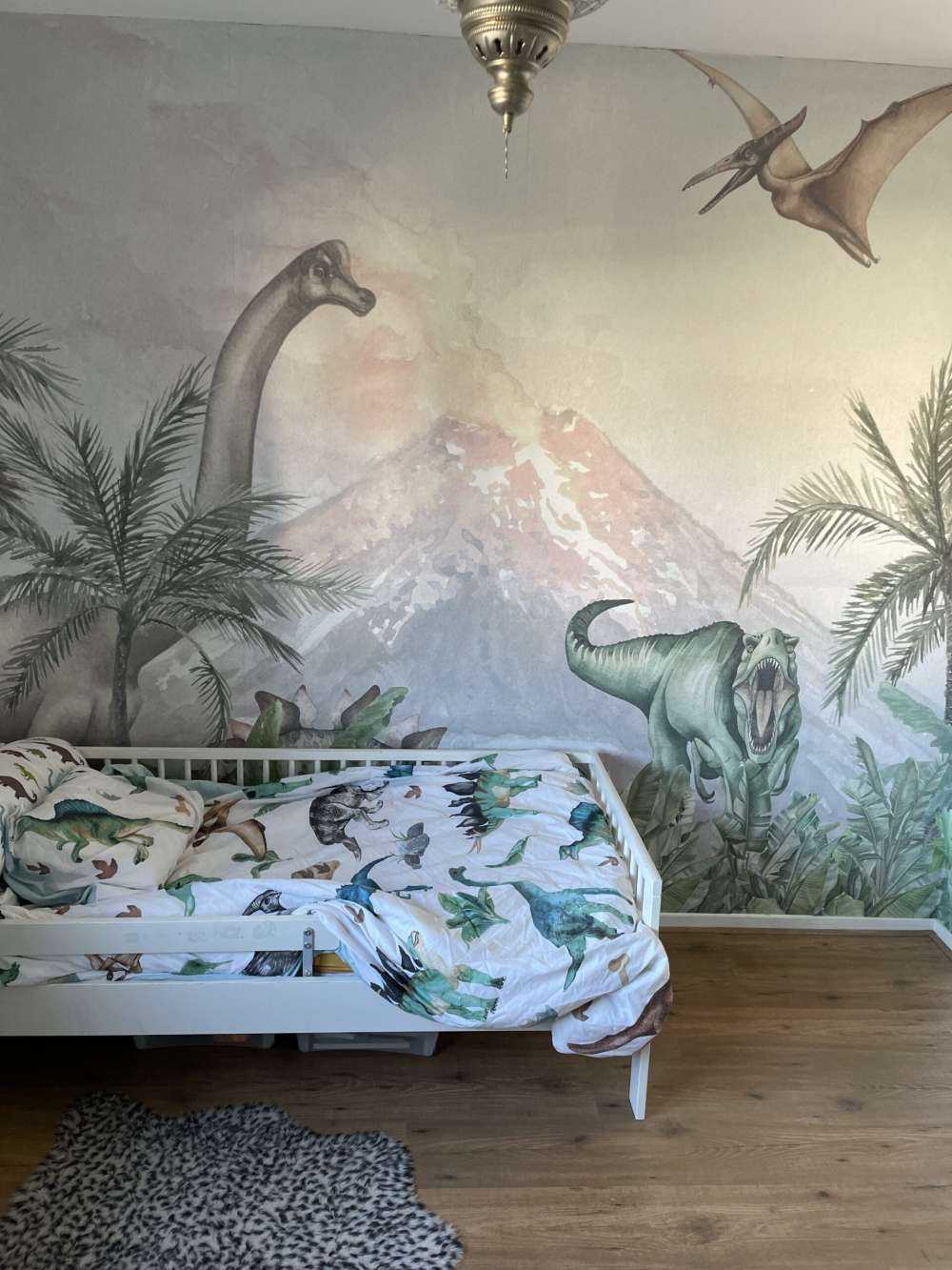 Dinos près d'un volcan