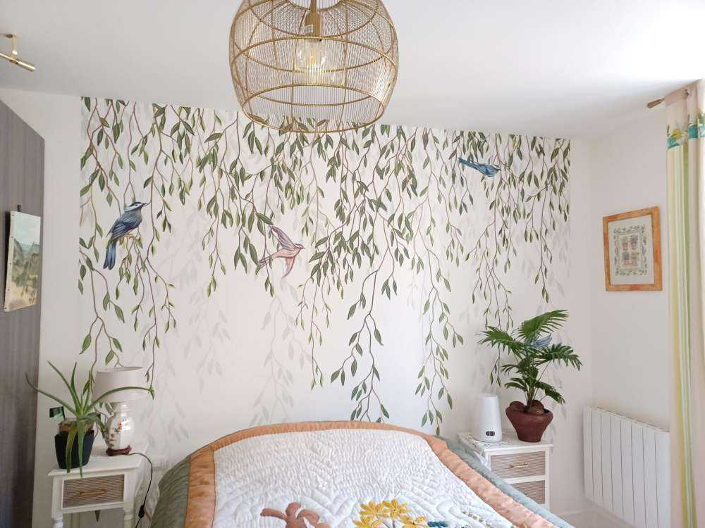 Branches et oiseaux suspendus