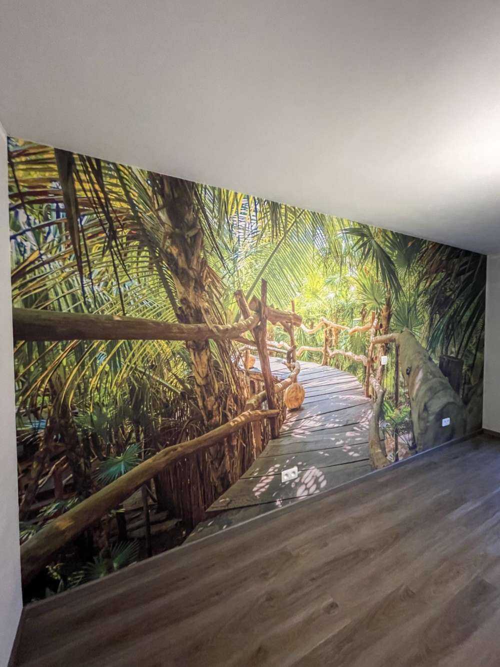 Pont dans la jungle tropicale