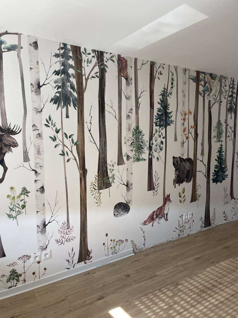 Forêt dessinée avec des animaux d'automne