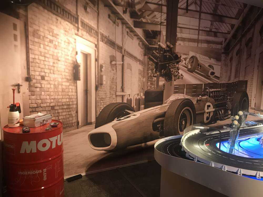 Vieille voiture de course