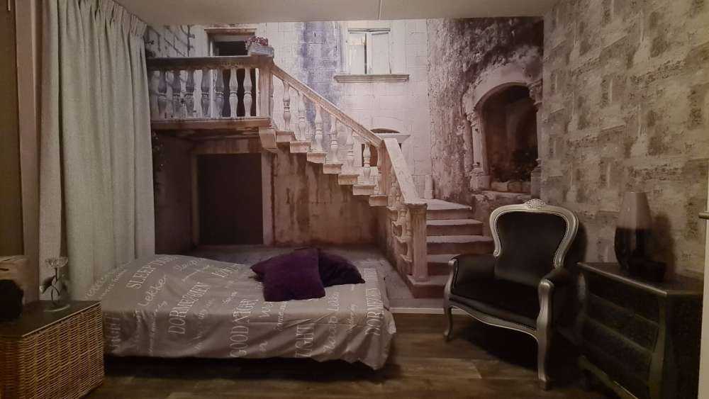 Marches dans la vieille ville de Korƒçula