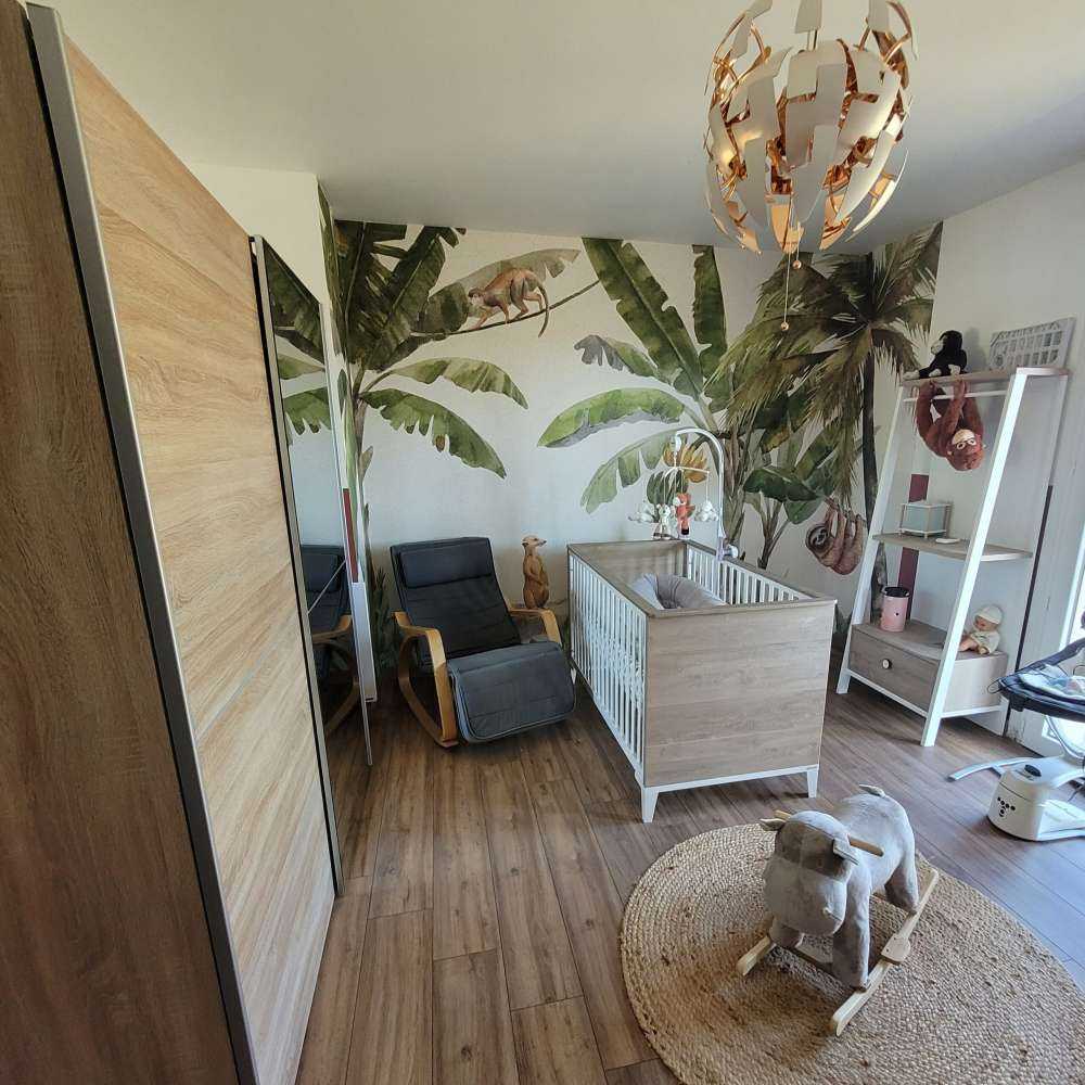 Jungle avec des animaux colorés