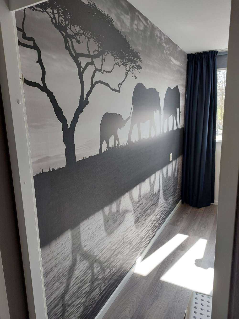 Les éléphants dans la savane