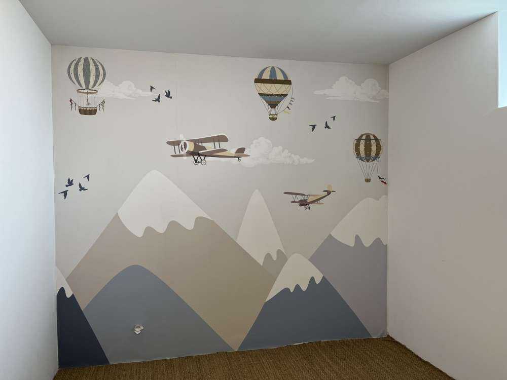 Montagnes avec montgolfières
