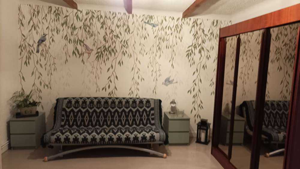 Branches et oiseaux suspendus