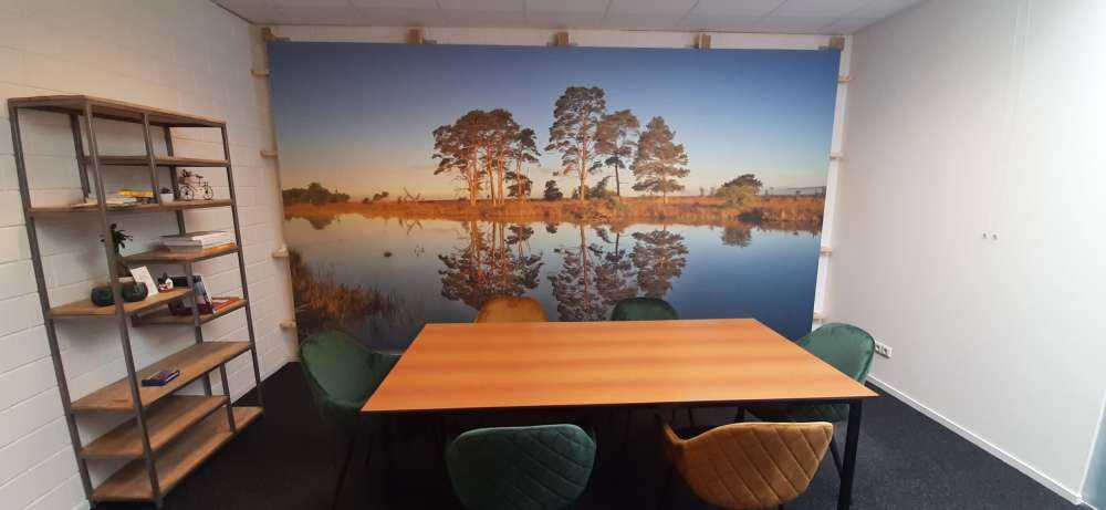 Réflexion dans un lac de forêt