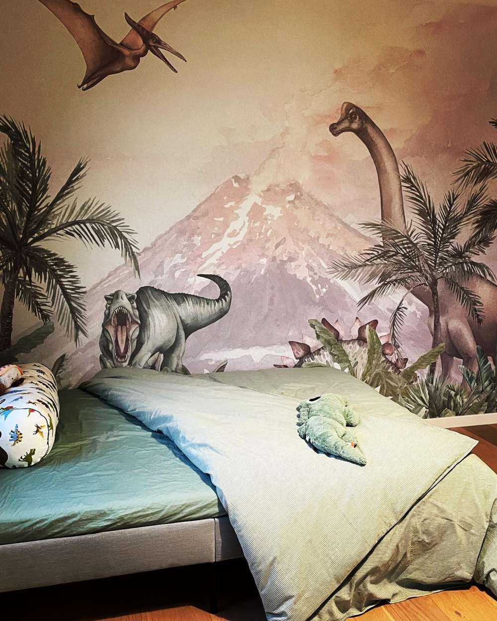 Dinos près d'un volcan