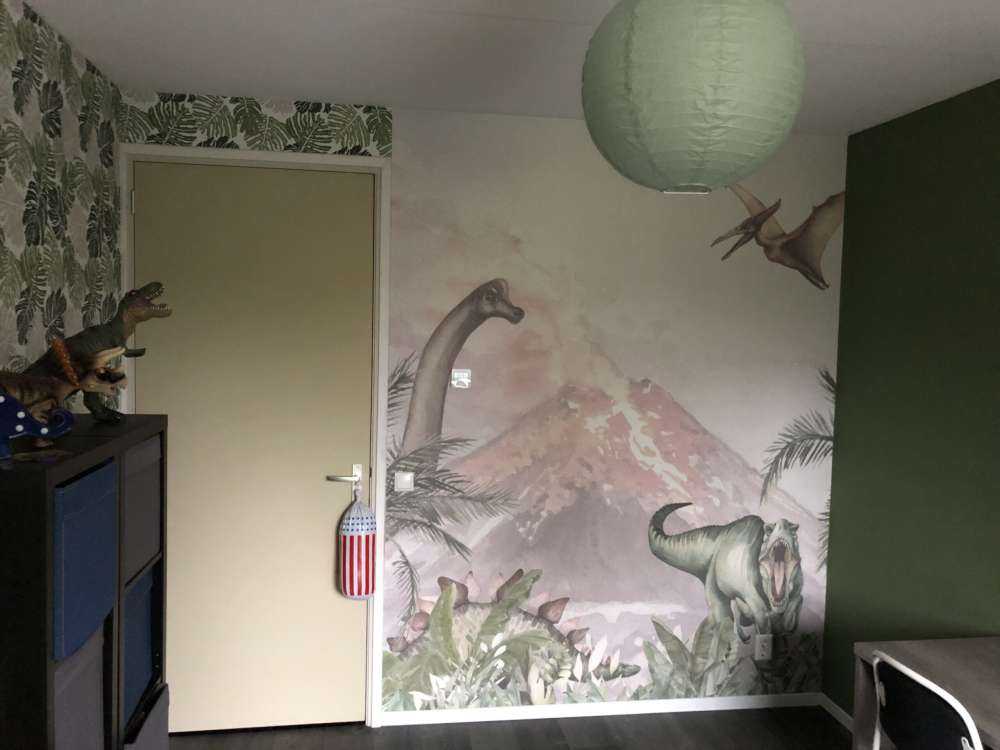 Dinos près d'un volcan