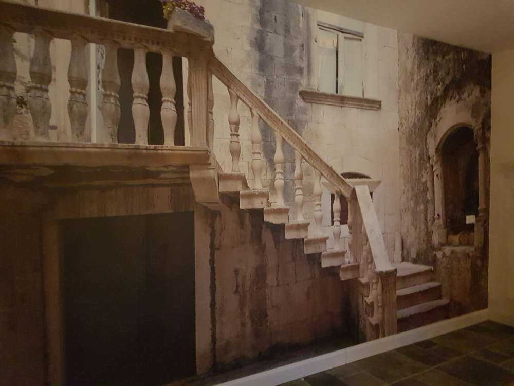 Marches dans la vieille ville de Korƒçula