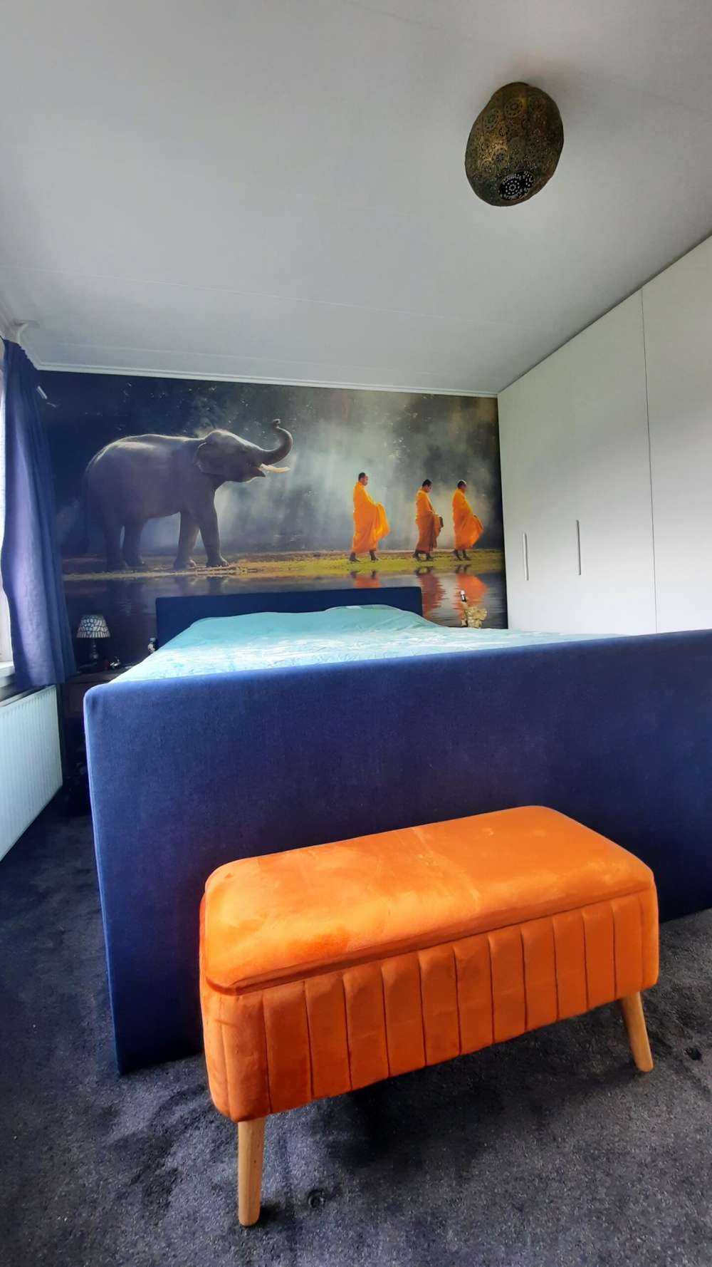 Eléphant et bouddhistes