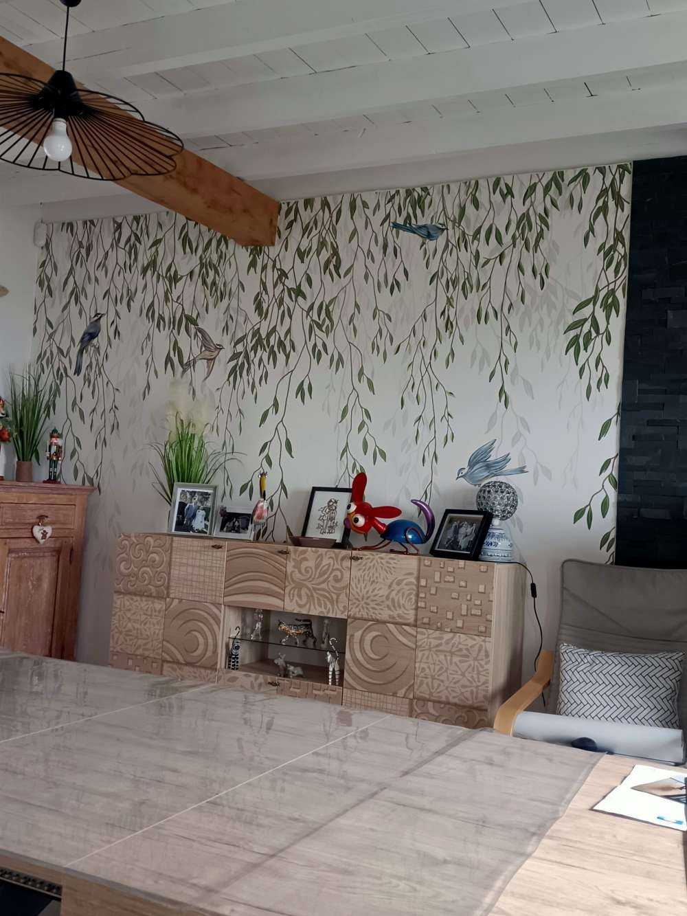 Branches et oiseaux suspendus