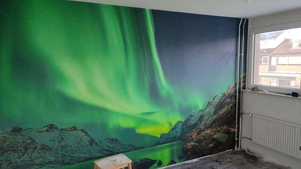 Aurore boréale entre deux fjords