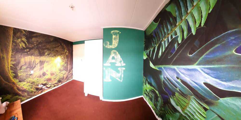 Jungle tropicale avec lumière du soleil