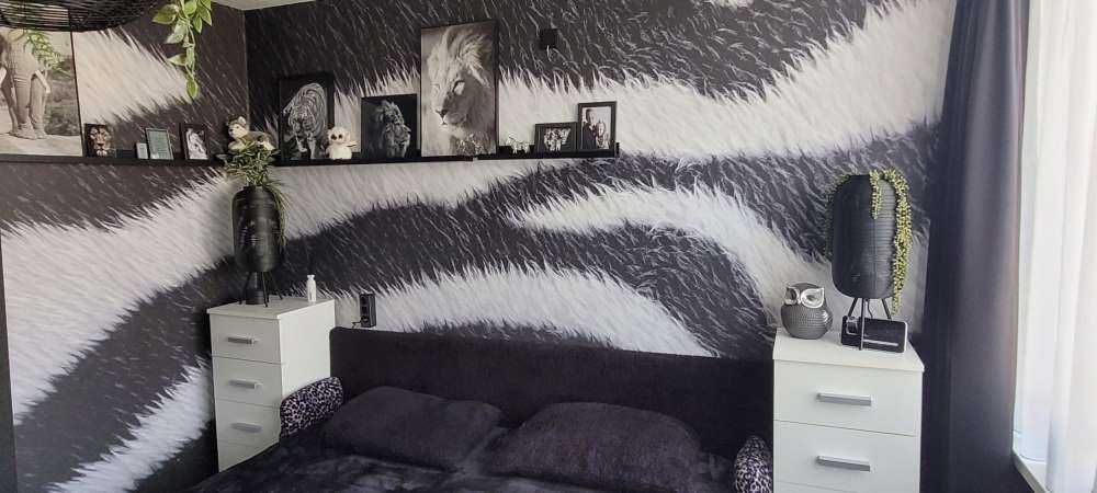 Gros plan sur le manteau zébré