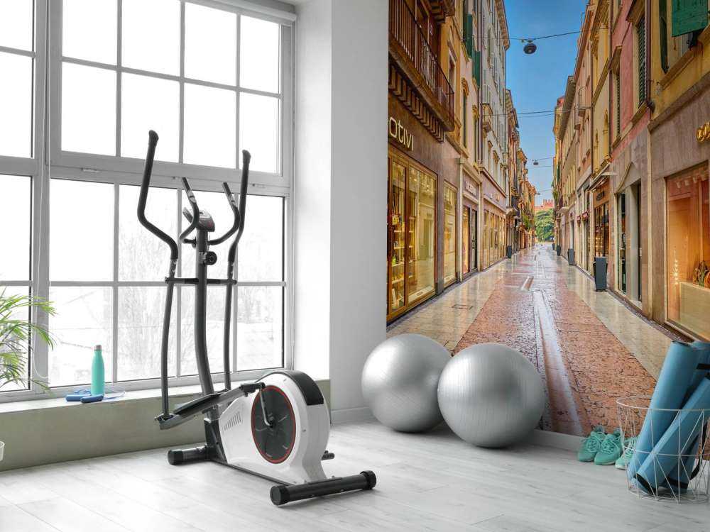 Rue commerçante tôt le matin