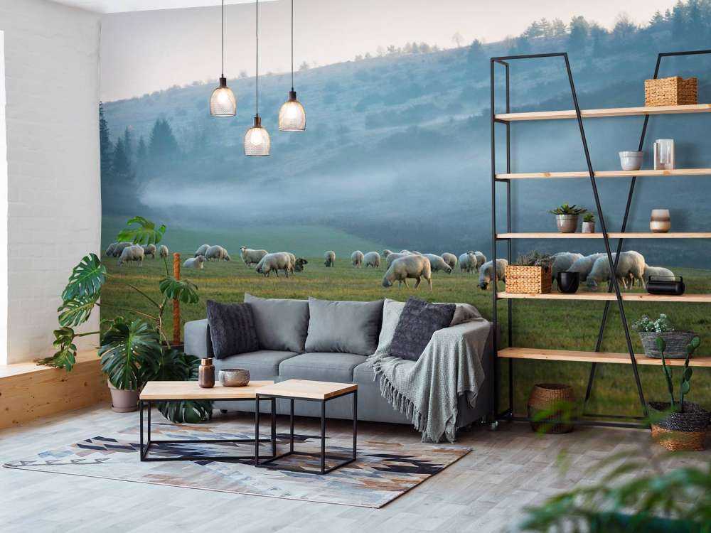 Troupeau de moutons avec paysage brumeux