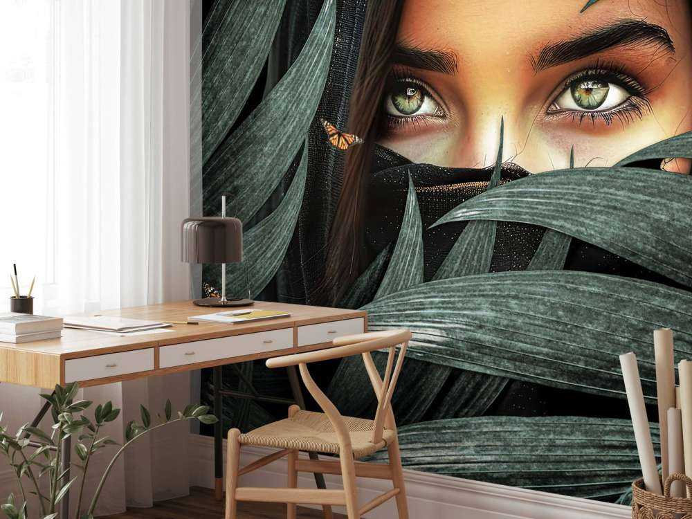 Regard vert entre les palmiers