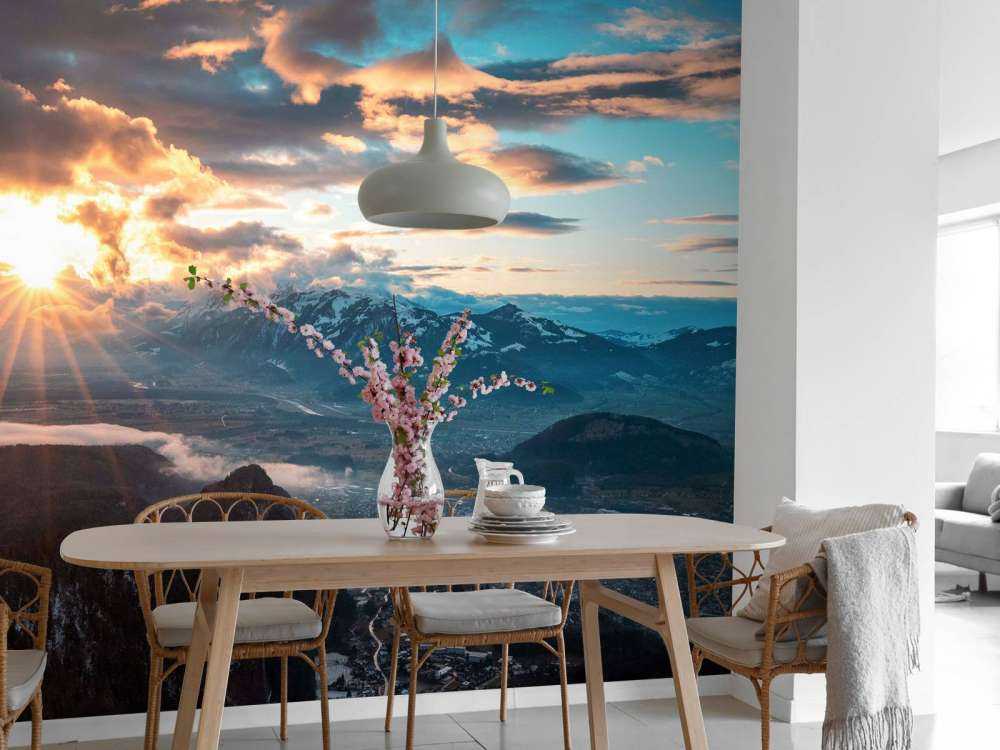 Coucher de soleil sur la vallée alpine