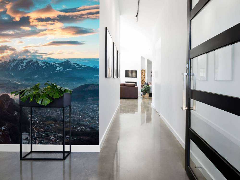 Coucher de soleil sur la vallée alpine