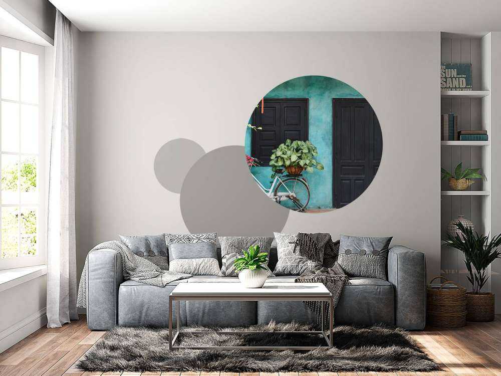 Vieux vélo près d'une maison