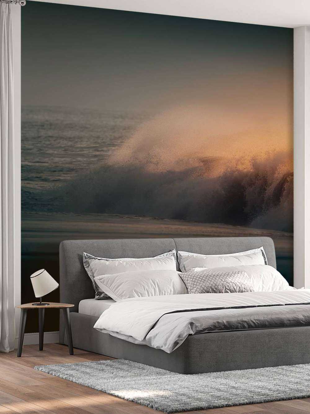 Vagues déferlantes sur la plage