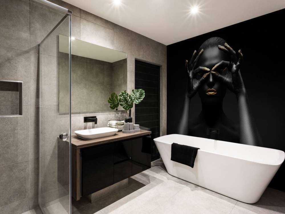 Femme peinte en noir