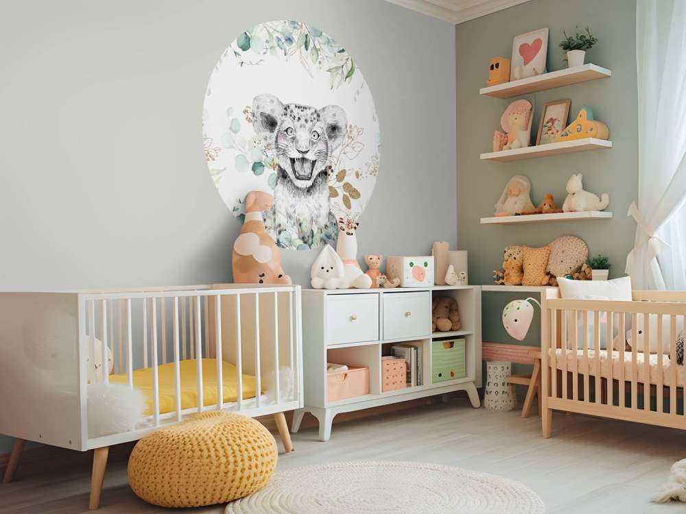 Bébé lion et feuillage menthe