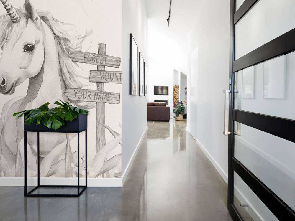 Bébé licorne avec des plantes beige