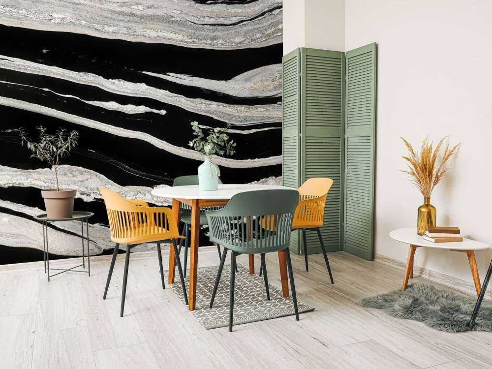 Marbre noir avec des veines blanches