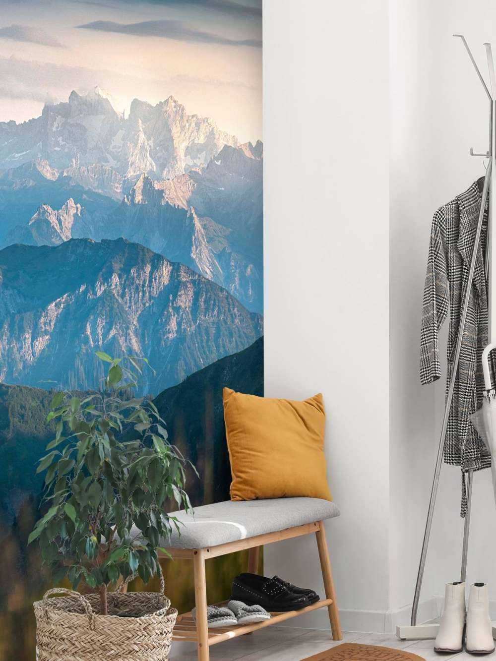 La stratification bleue dans les montagnes.