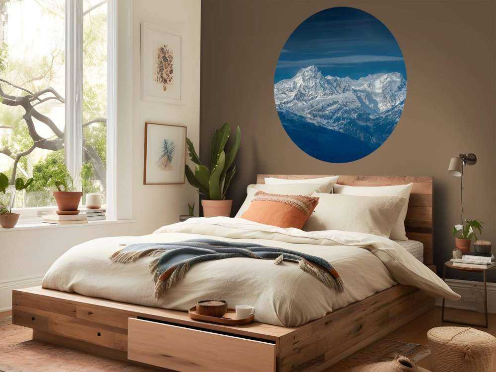 Lumière d'hiver sur les sommets alpins.