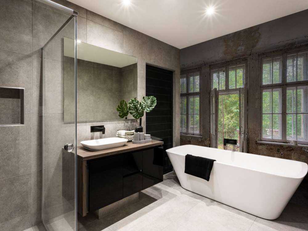 Chambre vieillie avec vue sur la forêt