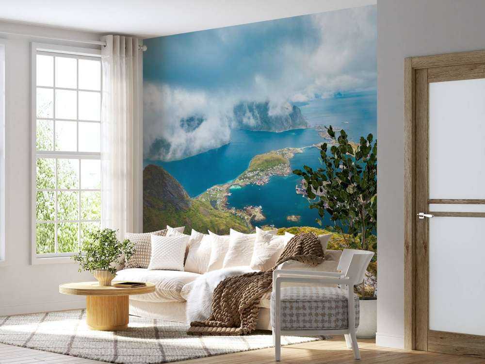 Arc-en-ciel au-dessus des îles du fjord