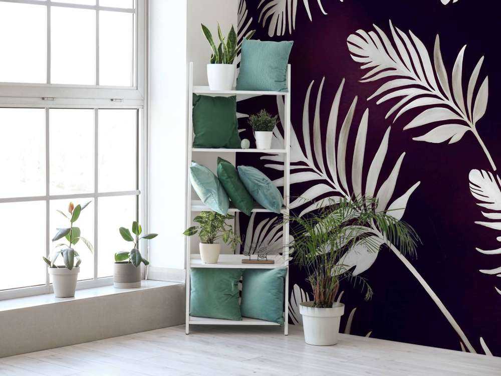 Feuilles dorées sur bleu acier foncé