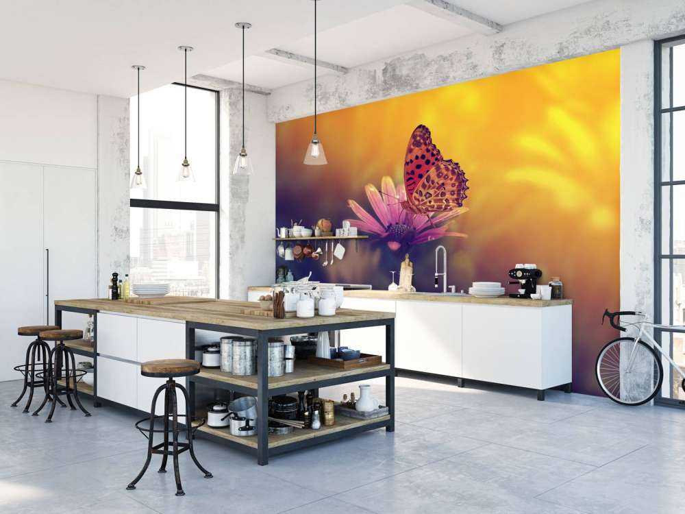 Papillon rouge sur une fleur