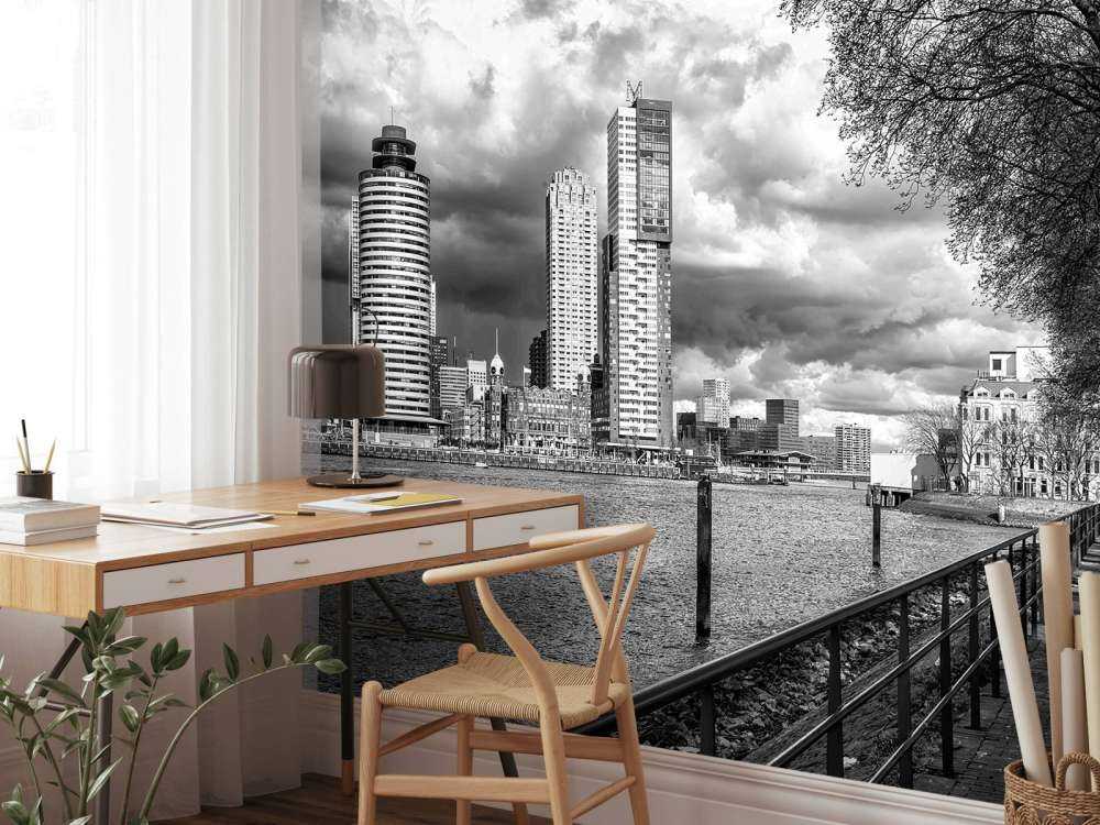 Ciel de nuit en noir et blanc depuis le quai