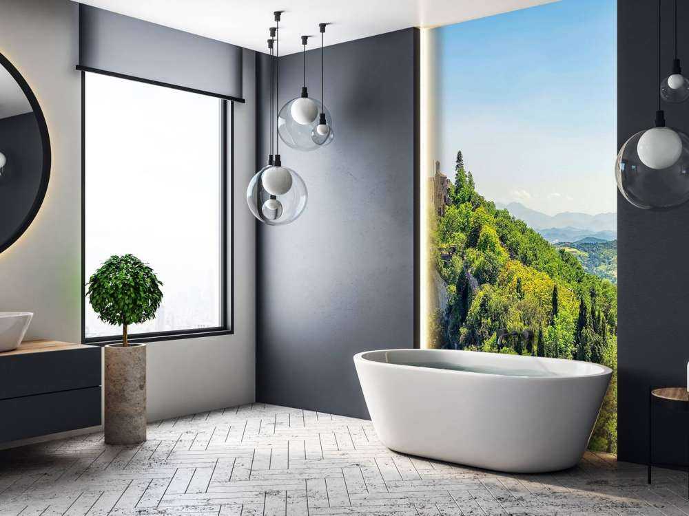 Château de montagne au-dessus des collines verdoyantes.