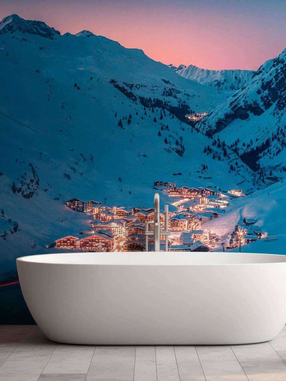 Lumière du soir dans un village alpin