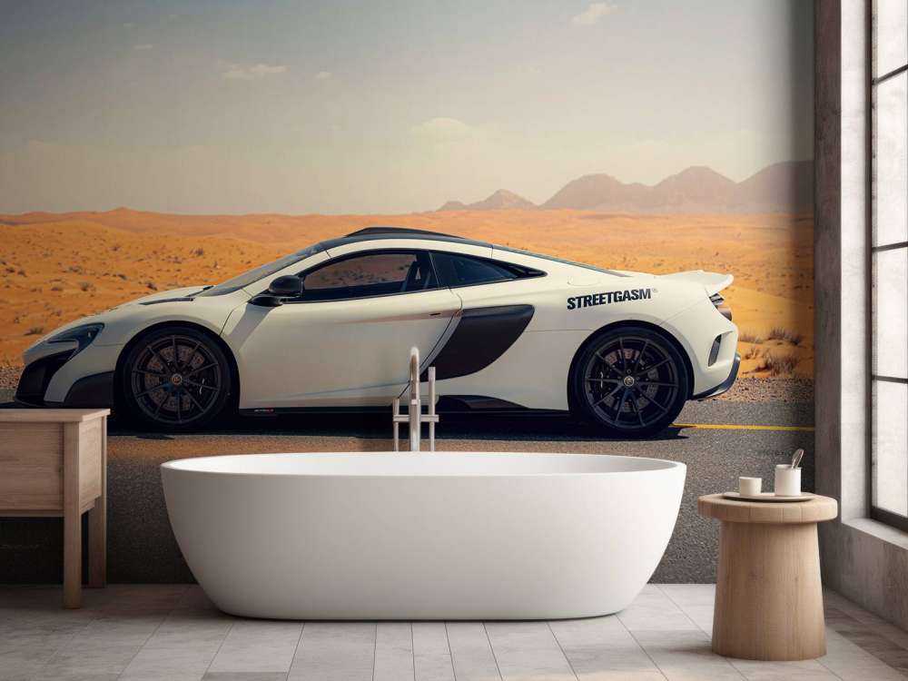 McLaren 675LT dans le désert