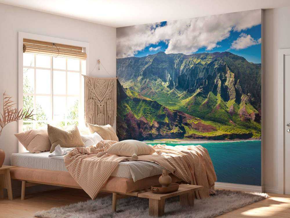 Montagnes le long de la côte