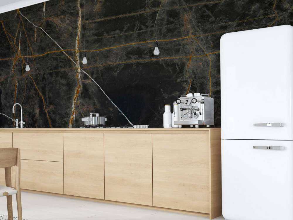 Marbre noir avec des tons de cuivre