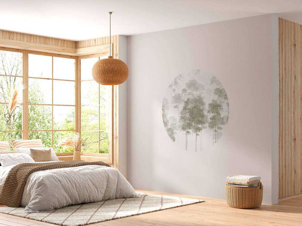 Forêt peinte dans la brume