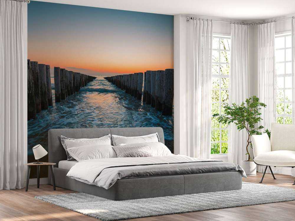 Brise-lames au coucher du soleil